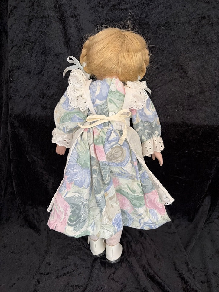 Porcelæns dukke